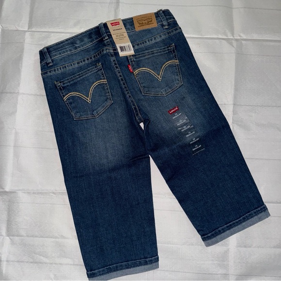 Levi’s Skimmer - Picture 3 of 3